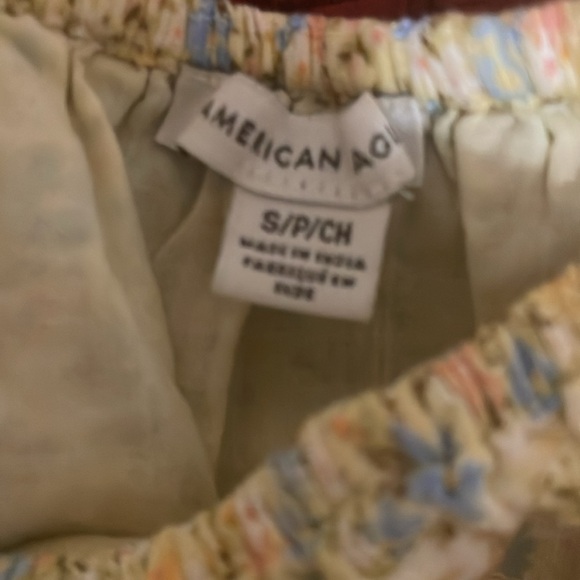 🌹AMERICAN EAGLE FLORAL CROP TOP - Picture 4 of 4